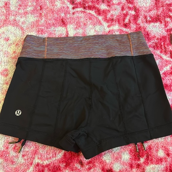 vintage lululemon shorts size 2 - Picture 2 of 2